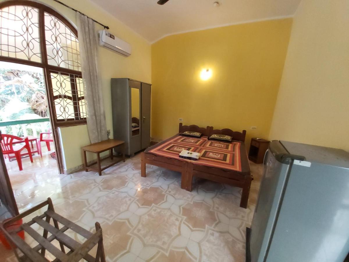 Joaquina'S Guest House Калангут Экстерьер фото